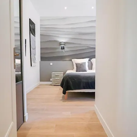 Napoleon Luxurious Renovated 1min From Palais Lejlighed *