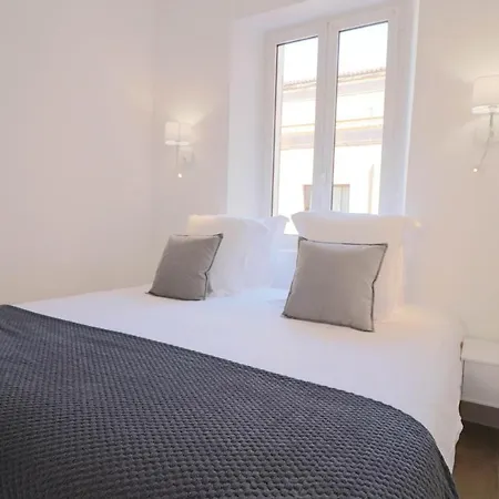 Napoleon Luxurious Renovated 1min From Palais Apartament