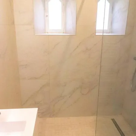 Napoleon Luxurious Renovated 1min From Palais Apartment