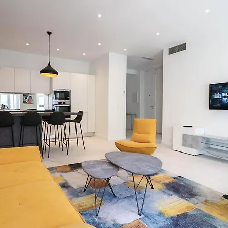 Napoleon Luxurious Renovated 1min From Palais アパート カンヌ
